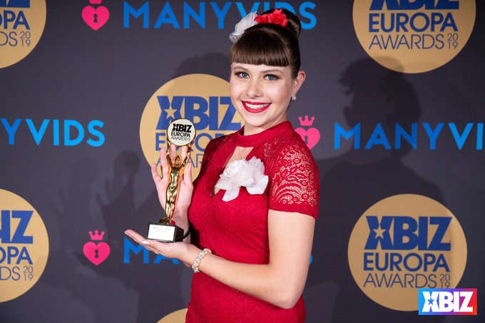 Luna Rival gagne un prix aux XBIZ Europa Award